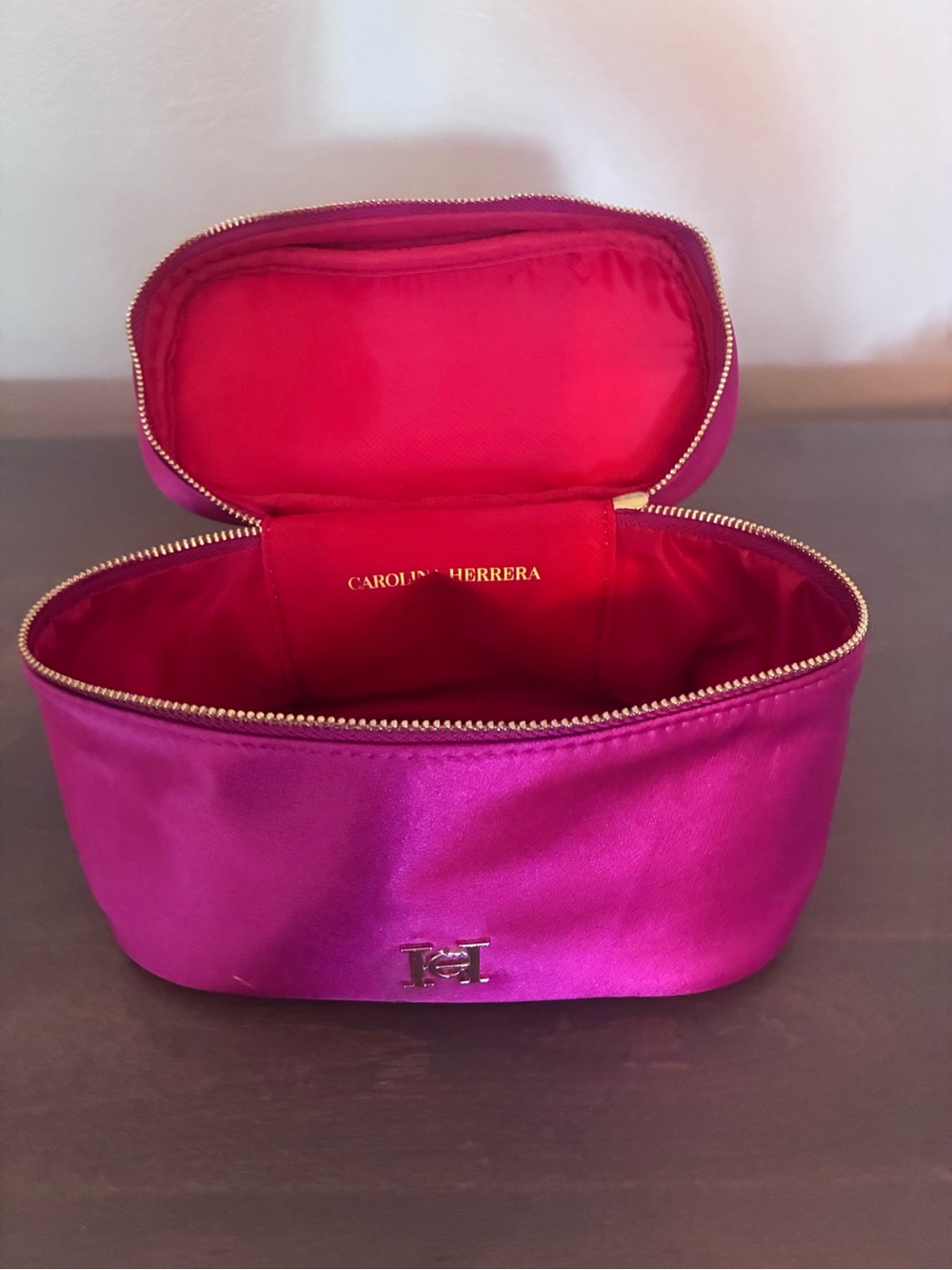 Carolina Herrera Pink Jewelry Bag with Acrylic Handle - Picture 4 of 6